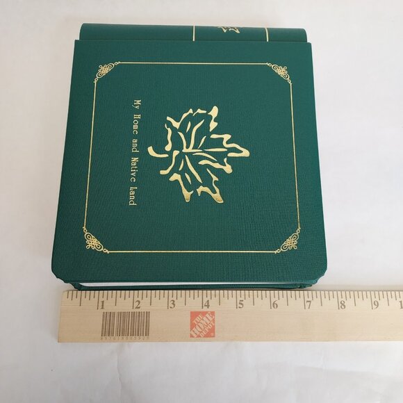 Creative Memories 7x7 Green Scrapbook Album w/ pages Gold Foil Maple Leaf Canada - Picture 13 of 15
